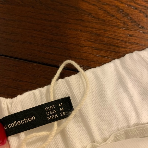 NWOT| ZARA White mini short with black ribbon - Picture 3 of 6